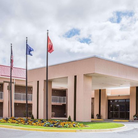 Ramada By Wyndham Wytheville Exterior foto