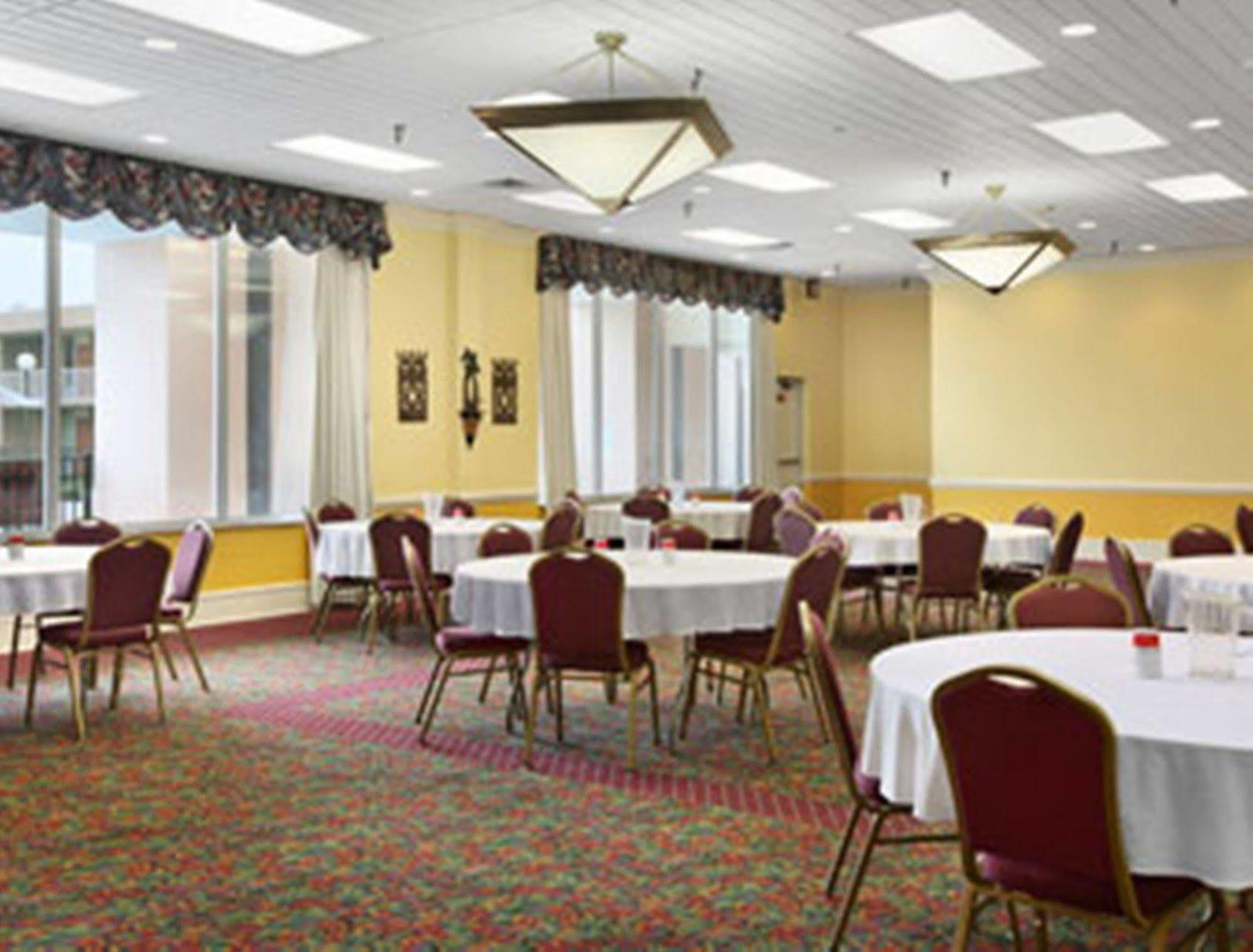 Ramada By Wyndham Wytheville Exterior foto