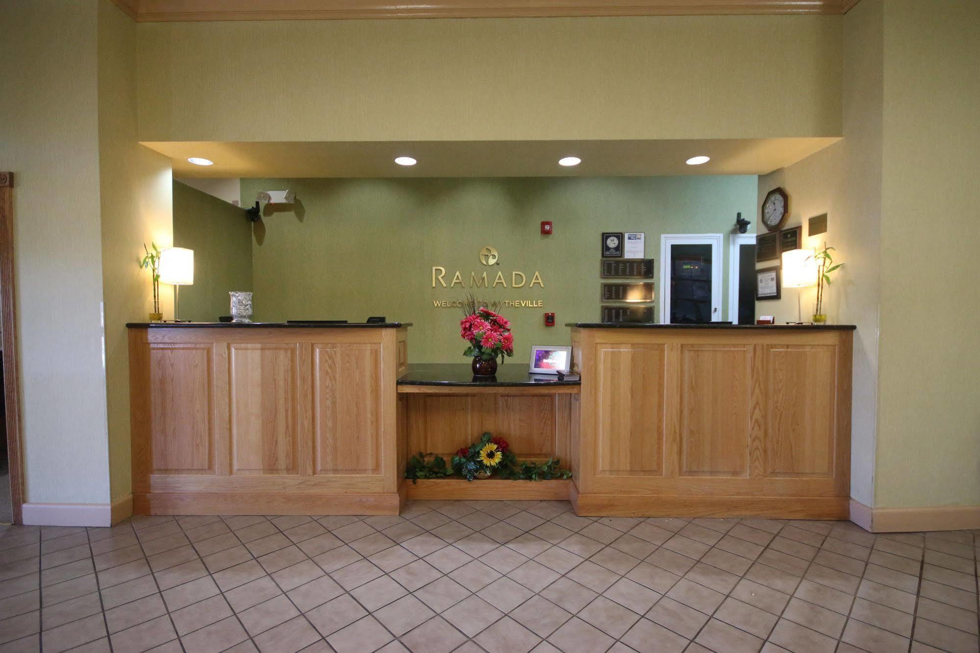 Ramada By Wyndham Wytheville Exterior foto