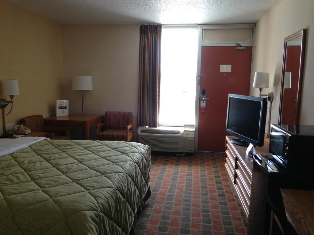 Ramada By Wyndham Wytheville Exterior foto